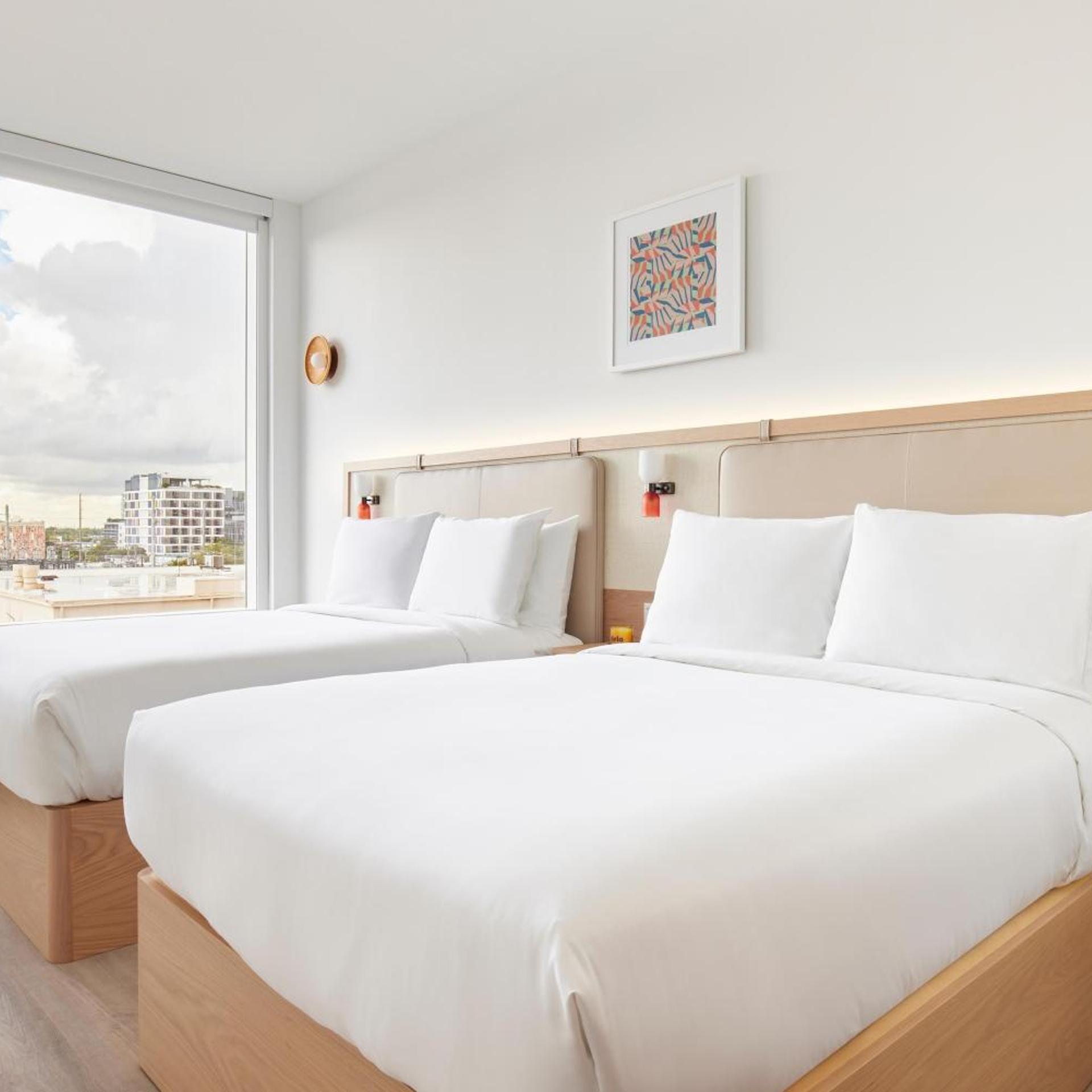 Room, Quadruple