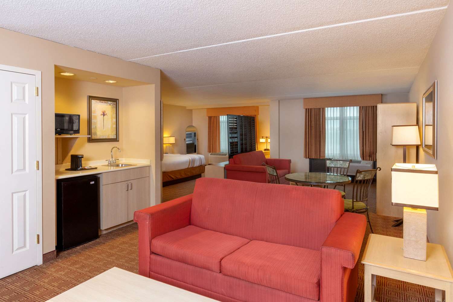 La Quinta Inn & Suites by Wyndham Garden City 26/42