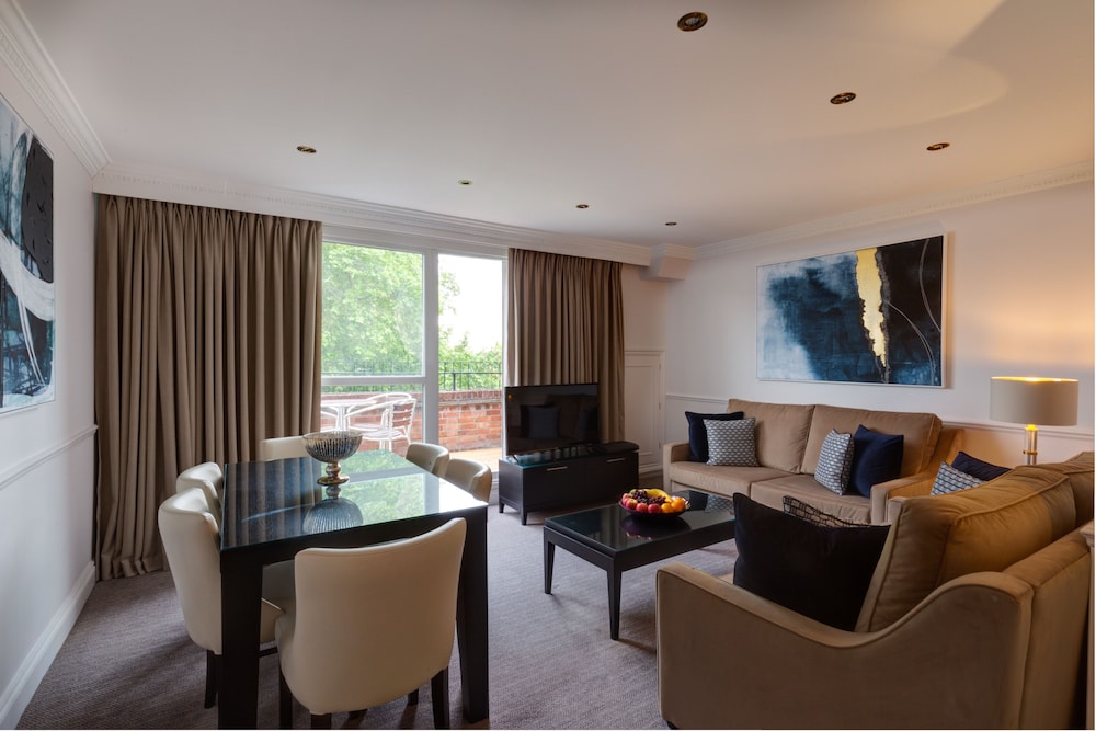 COLLINGHAM SERVICED APARTMENTS 33/56