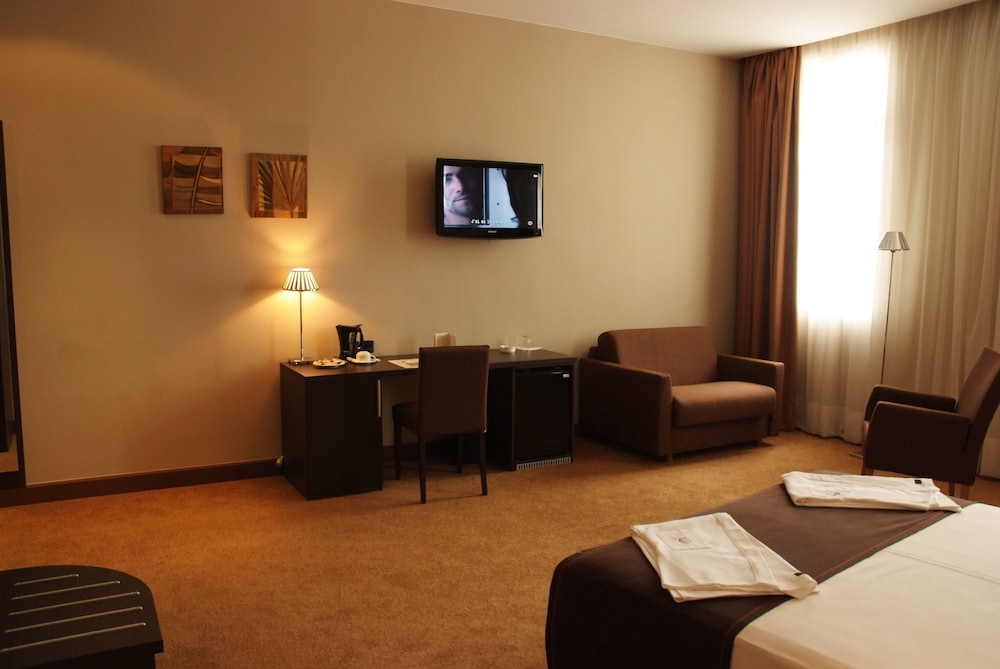 TANA Hotel 35/62