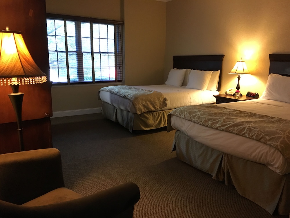 Colts Neck Inn Hotel 18/64