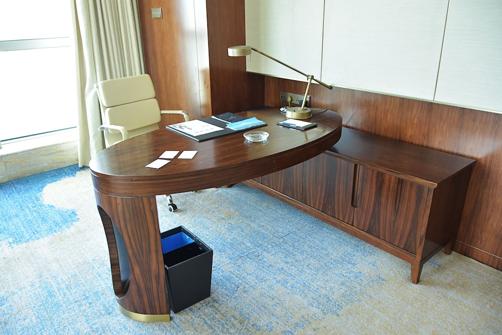 Sheraton Zhanjiang Hotel 40/48