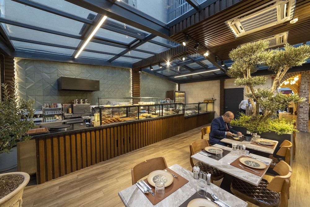 Brako Hotel 33/43