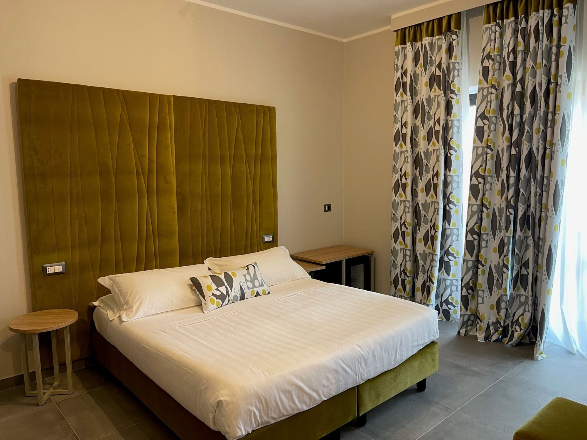 Comfort, King Bed