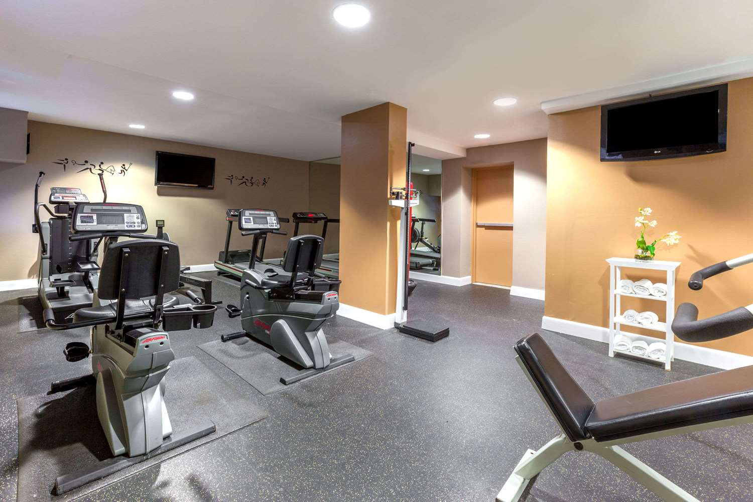 Ramada by Wyndham Jersey City 5/13