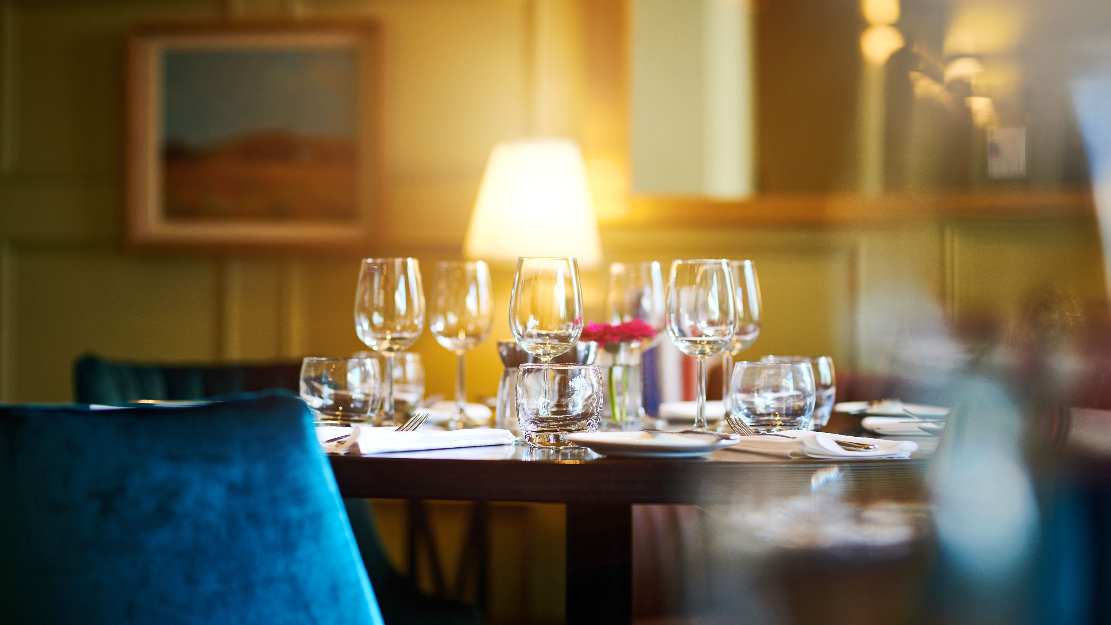 County Hotel Chelmsford 18/36
