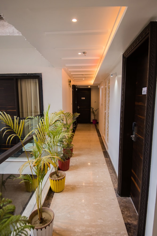 Zo Rooms Assi Ghat Shivala Market 30/49
