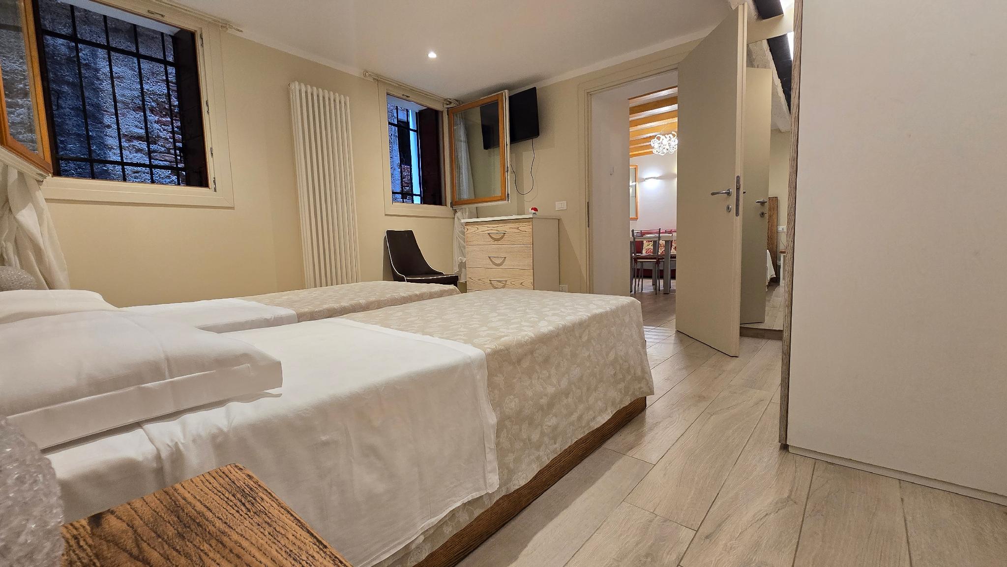 Veneziacentopercento Rooms & Apartments 2/23