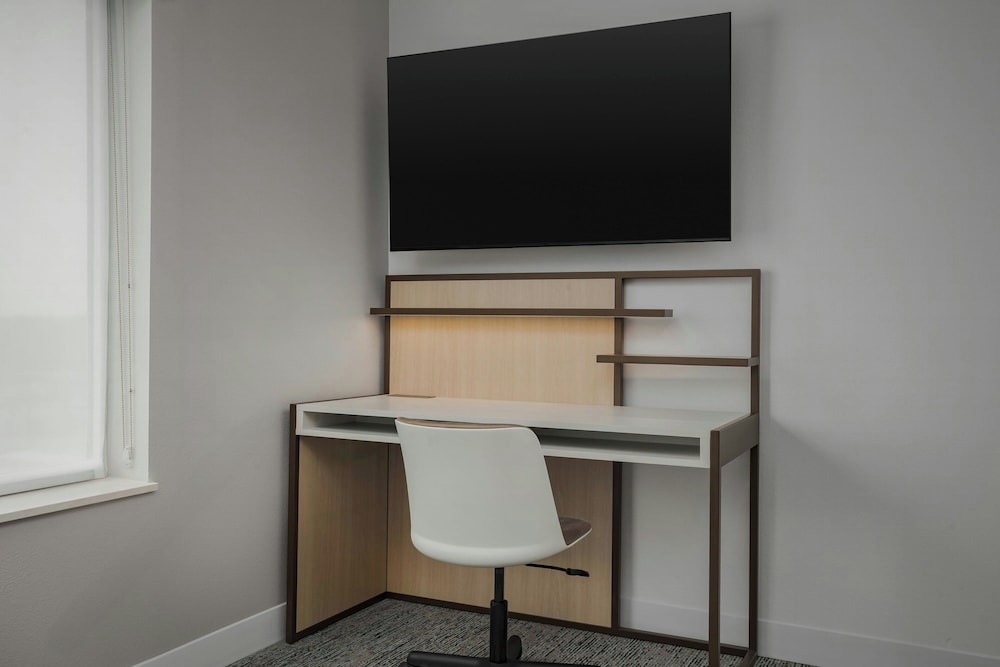 TownePlace Suites by Marriott Forney 27/37