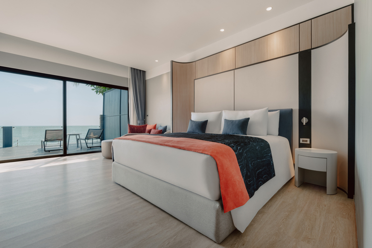 Grand, Deluxe, Ocean View, Adult Only