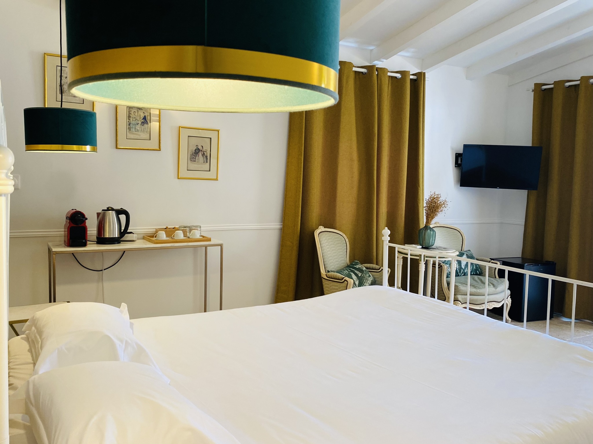 Suite, Queen Bed