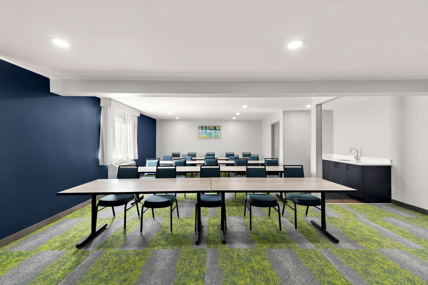 Spark by Hilton Norfolk 22/24