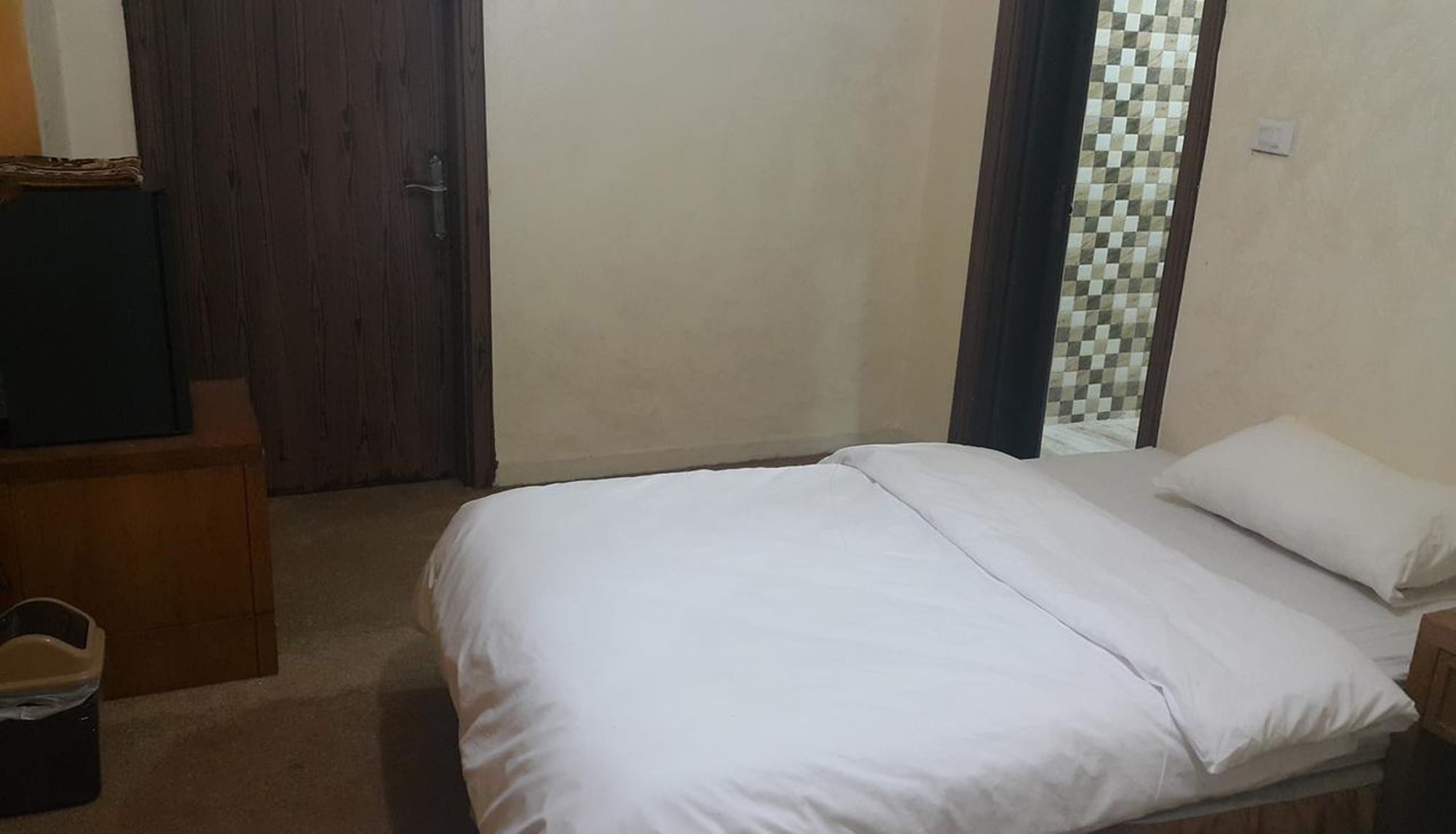 غرفة أساسية بإطلالة على المدينة مفردة بسرير مزدوج