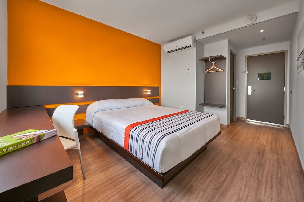Room, Queen Bed
