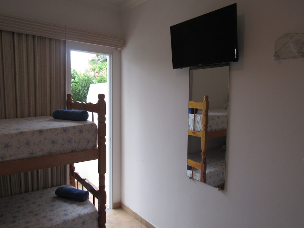 Iracemar Hotel Guaruja 64/74