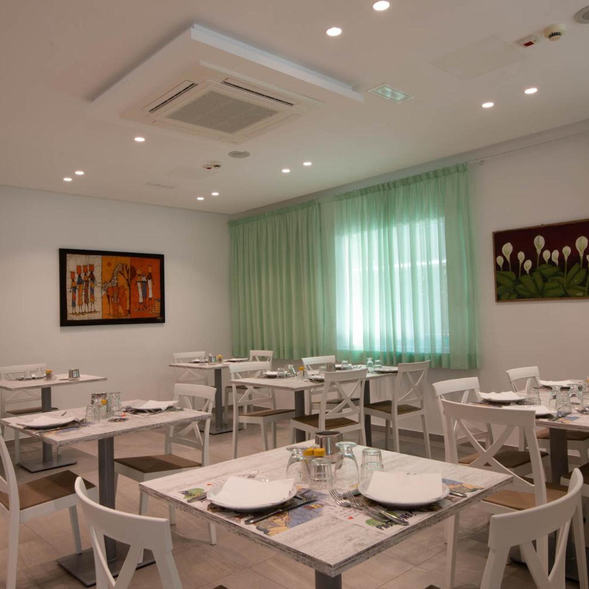 Hotel Lara 36/50