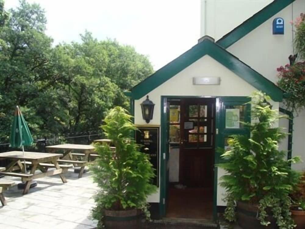 The Abbey Inn 2/30