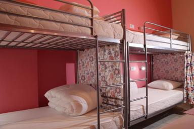 Female Dorm, 10 Beds