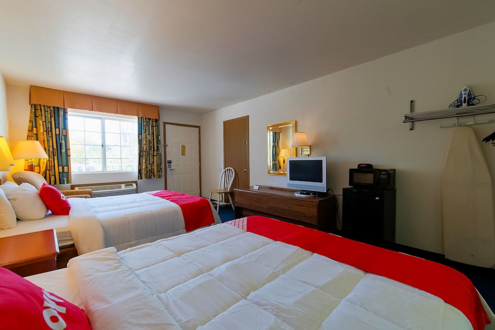 Hotel O Eureka Springs - Christ of Ozark Area 12/73