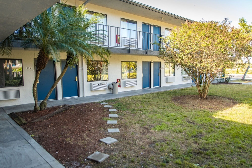 Motel6 Ft. Pierce, FL 49/60