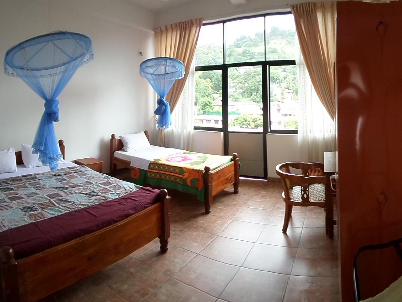 Standard, Triple, with Fan