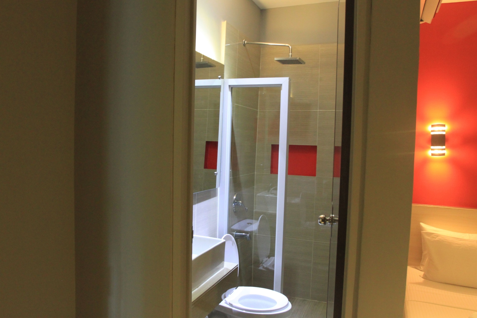 EXECUTIVE, SUITE