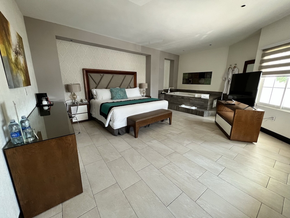 Aurea Hotel And Suites 13/50