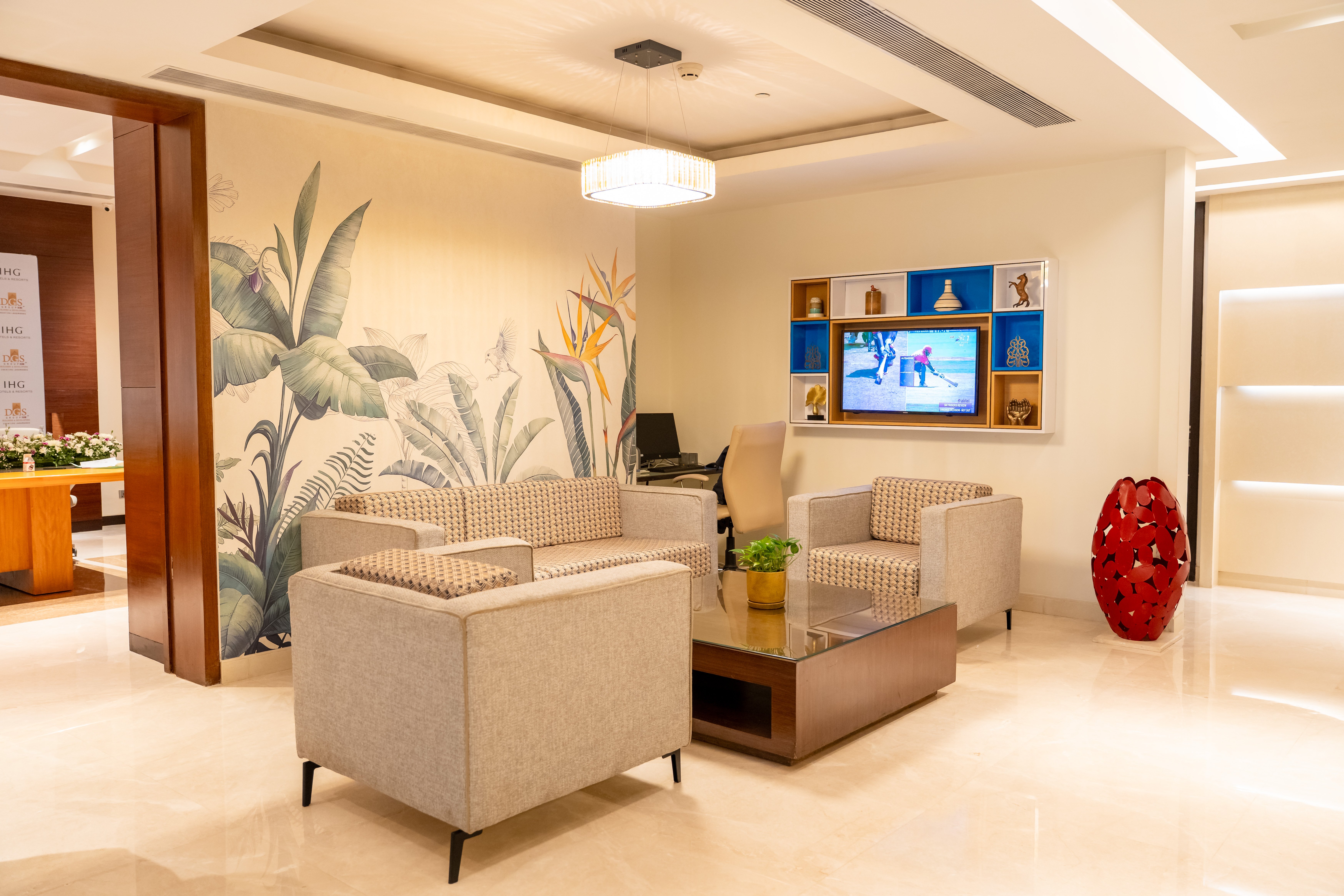 HOLIDAY INN MUMBAI INTERNATIONAL AIRPORT 37/72