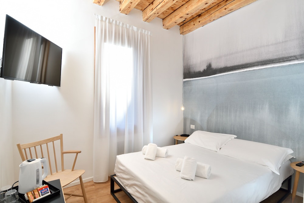 ECONOMY, DOUBLE BED