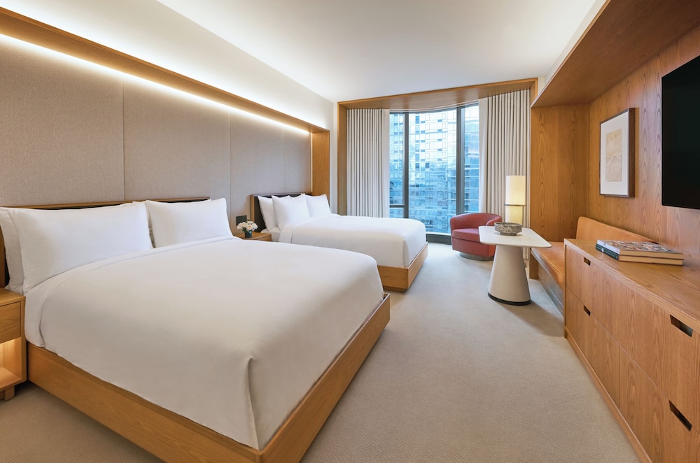 SKYLINE, 2 DOUBLE BEDS