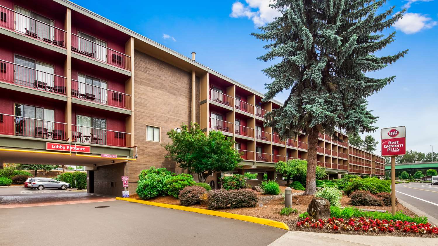 Best Western Plus Rivershore Hotel 27/28