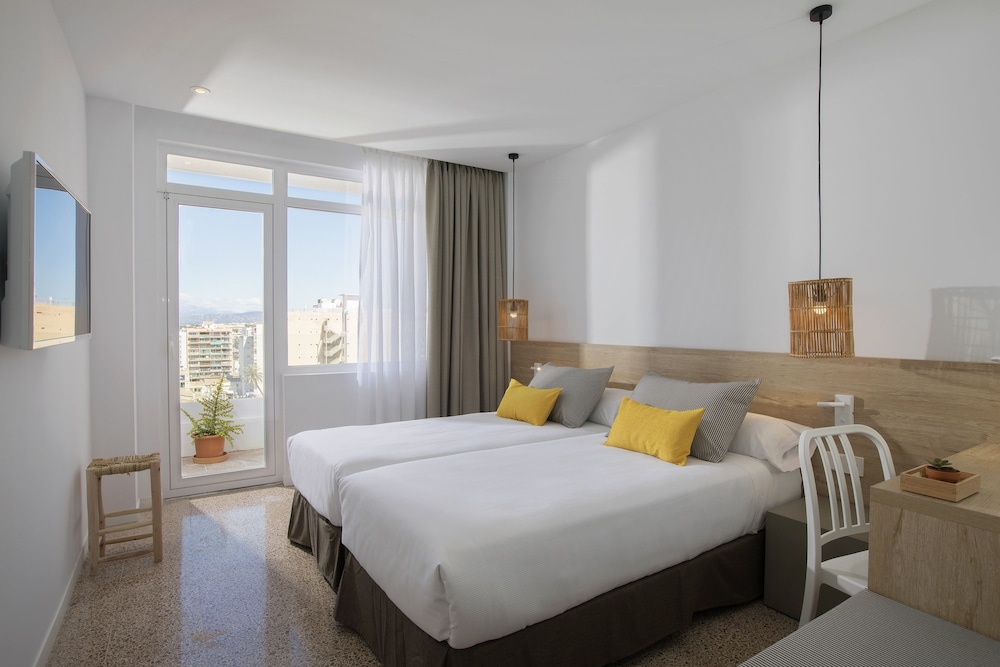 ROOM, DOUBLE BED, BALCONY