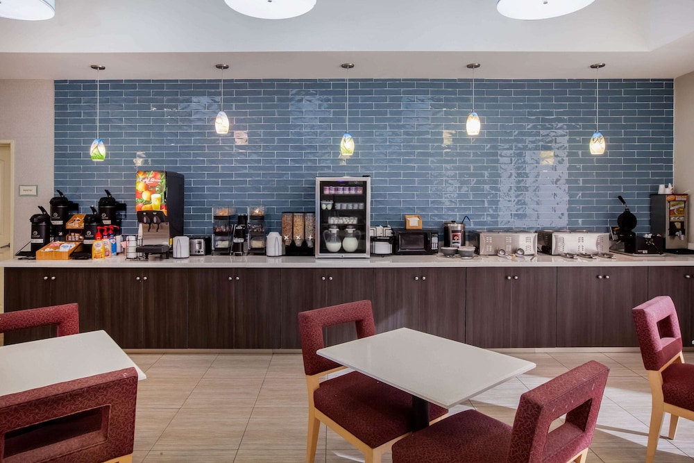 La Quinta Inn And Suites By Wyndham Odessa North 11/17