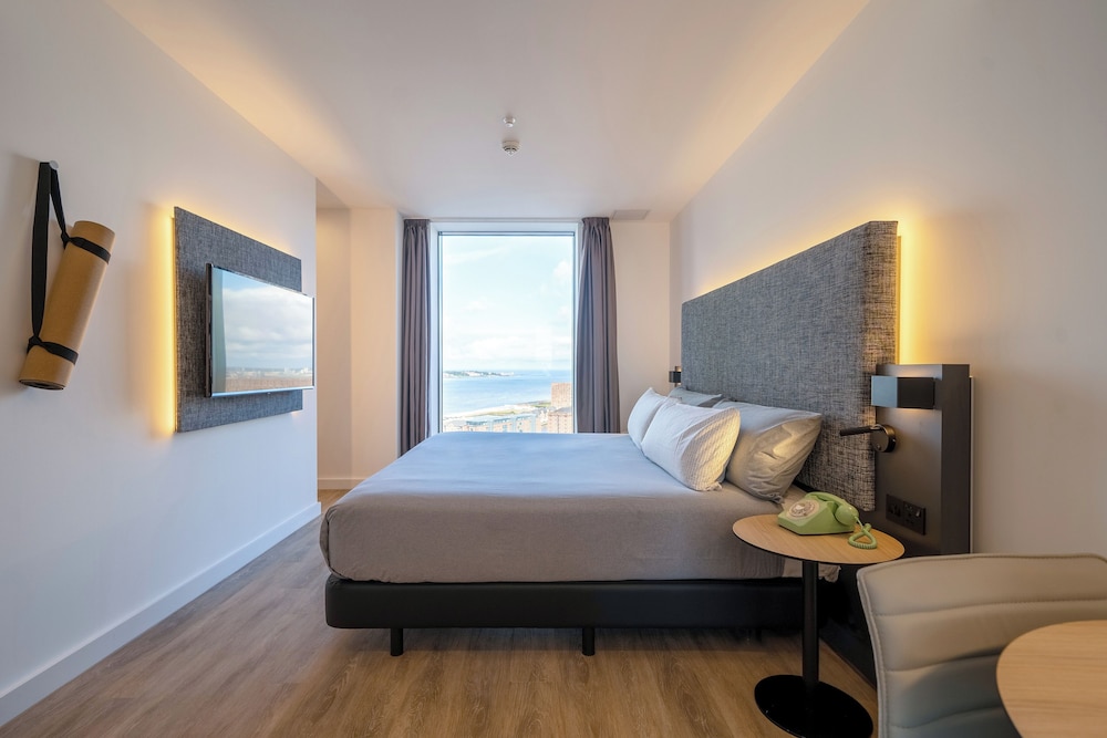 Condo, King Bed