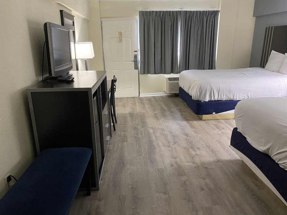 Red Carpet Inn &amp; Suites 9/30