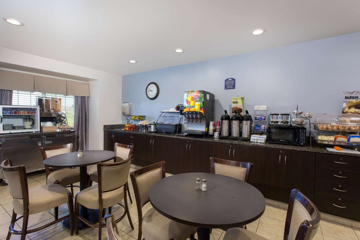 Microtel Inn Suites Klamath Falls 21/26