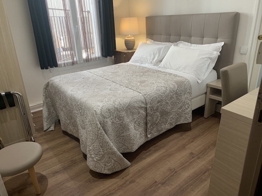 Hotel Lutetia 18/40