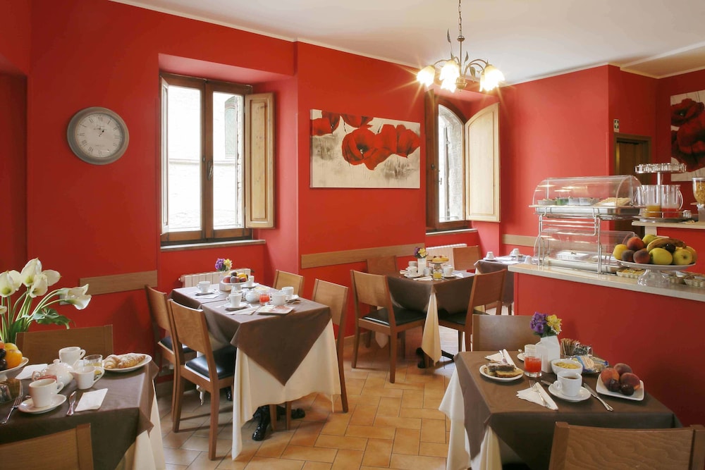 Properzio Hotel 18/25