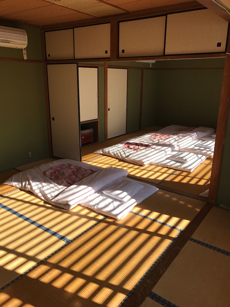 New Makomo Hotel 40/61