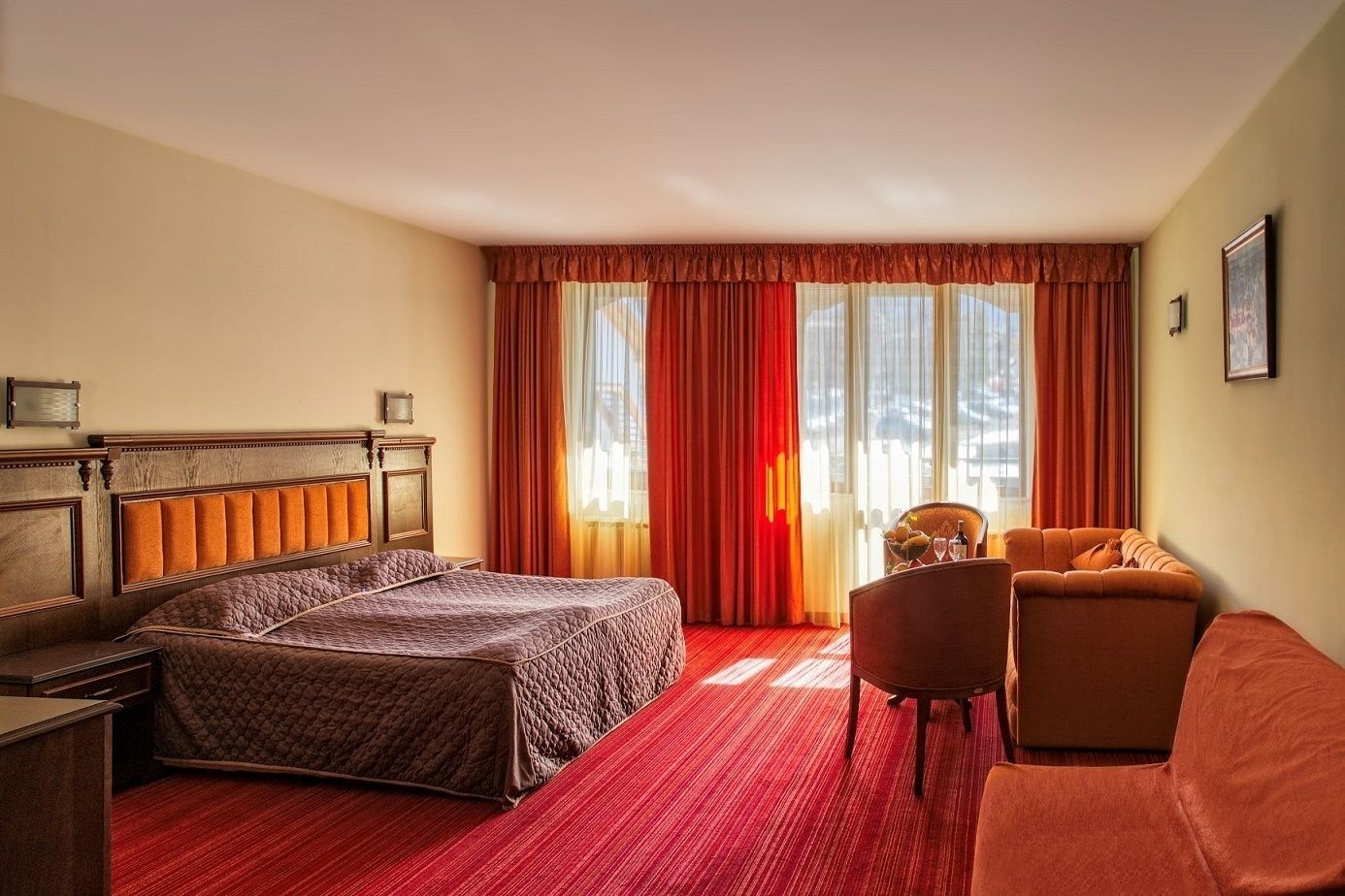 DELUXE, DOUBLE BED
