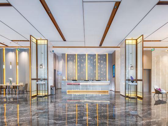 Lavande Hotel (Shenzhen Longgang Dayun Center Jixiang Metro Station) 5/15