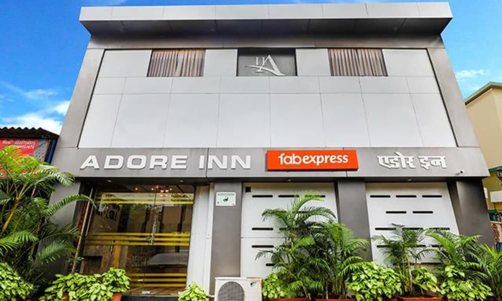 FabExpress Adore Inn 3/40