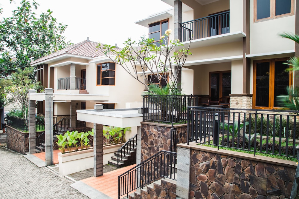 KULDESAK VILLAS BANDUNG 5/74