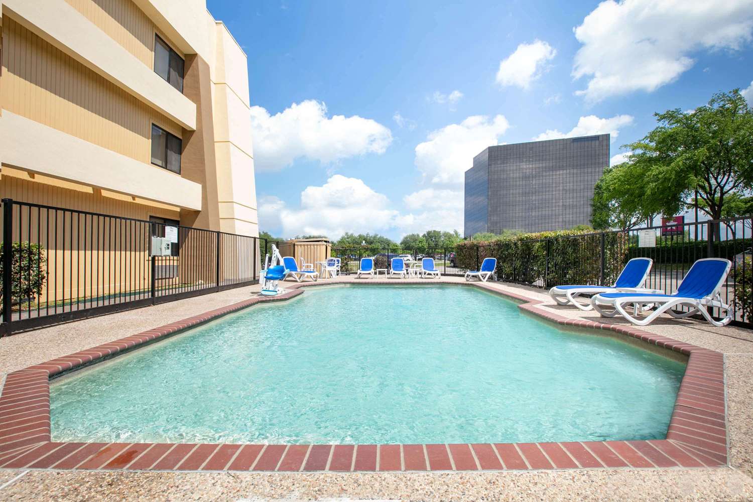 Baymont By Wyndham Plano 29/30