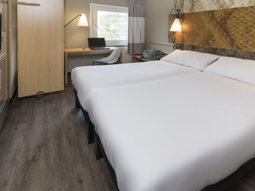 Sweet, Standard, Twin Beds