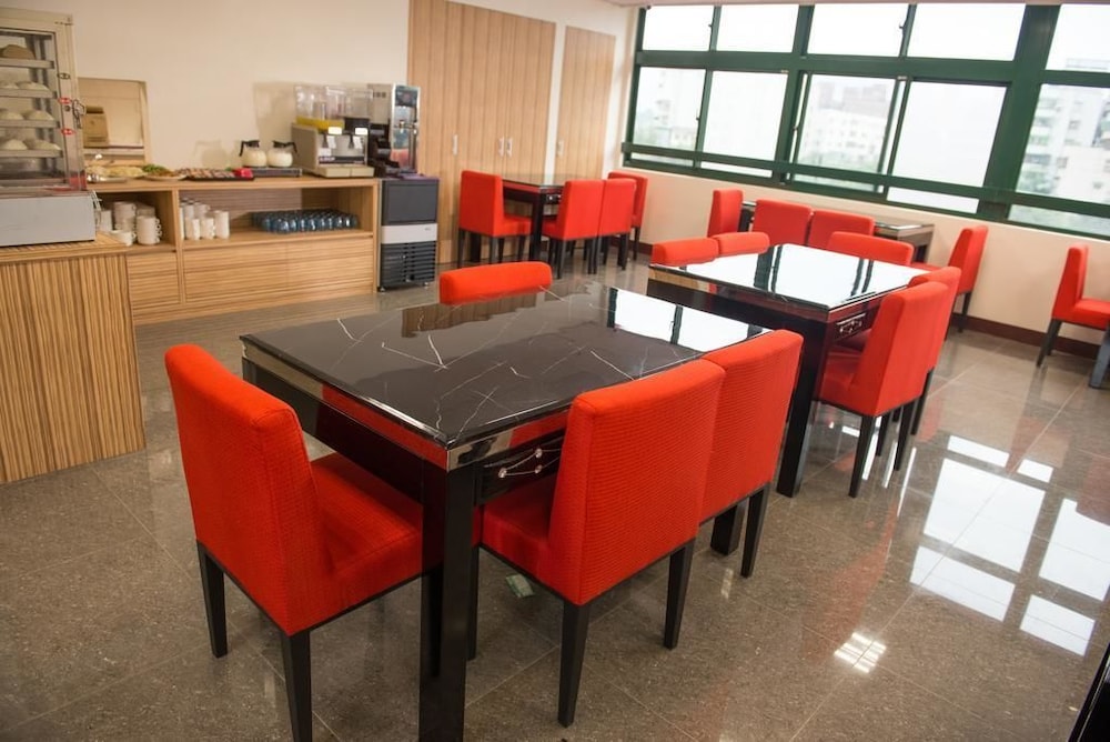 Ting-Shuai Motel 63/68