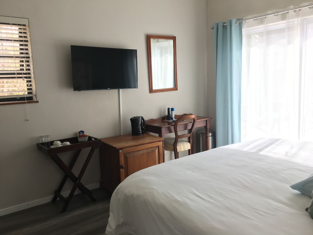 Spring Tide Inn 48/50