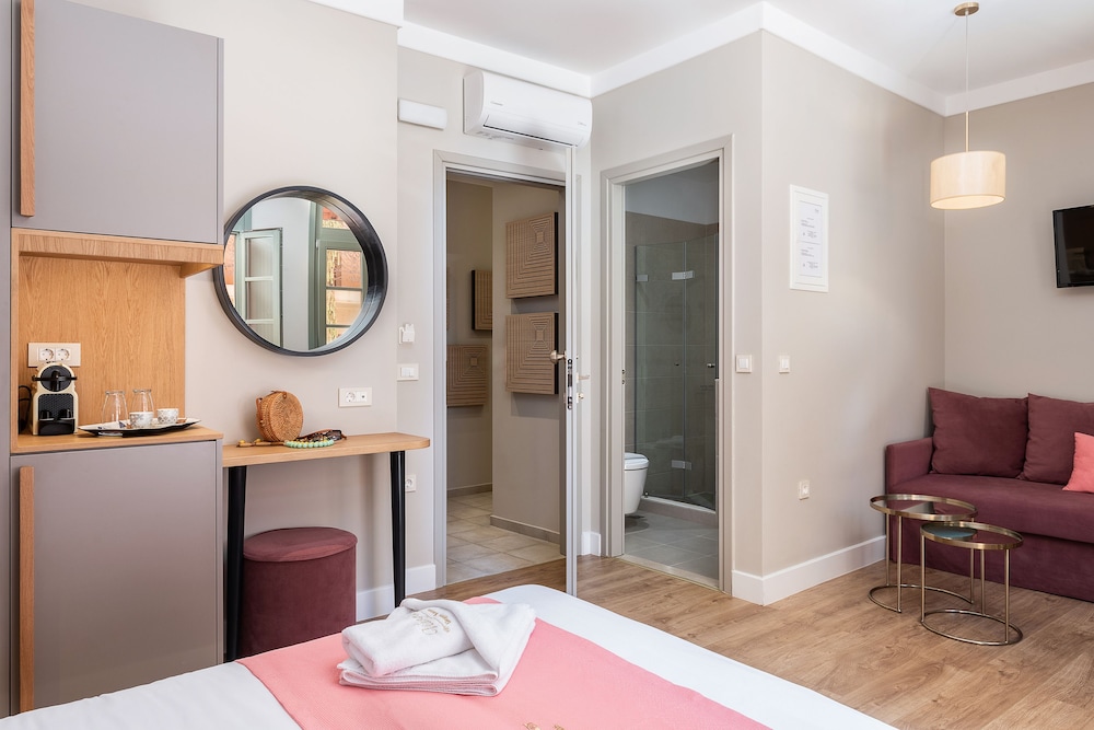 Viaggio Elegant Rooms 18/50