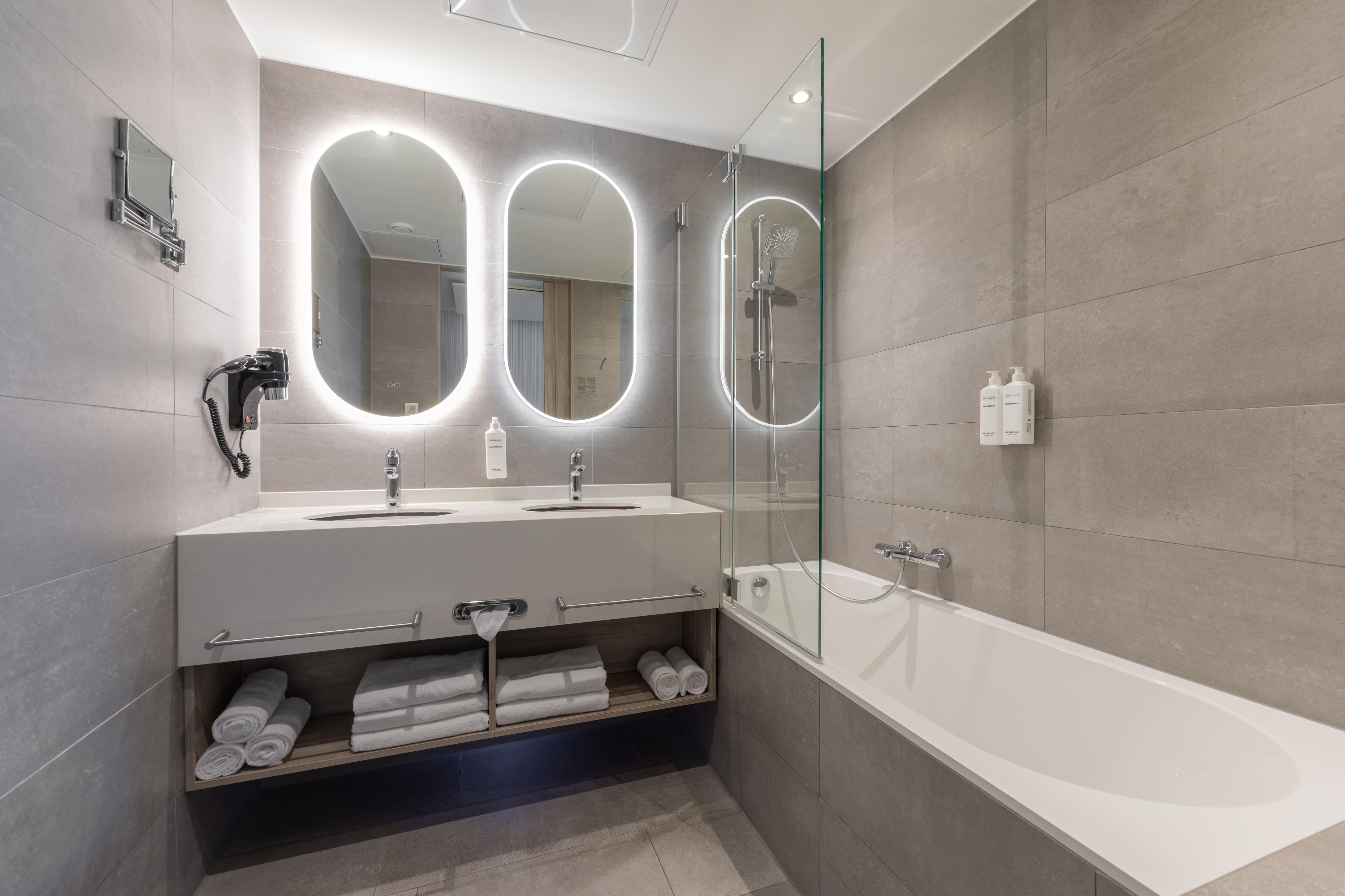 غرفة عائلية كبيرة بسرير كينج وسرير فردي وسرير بطابقين، Ramada by Wyndham The Hague Scheveningen 7/7