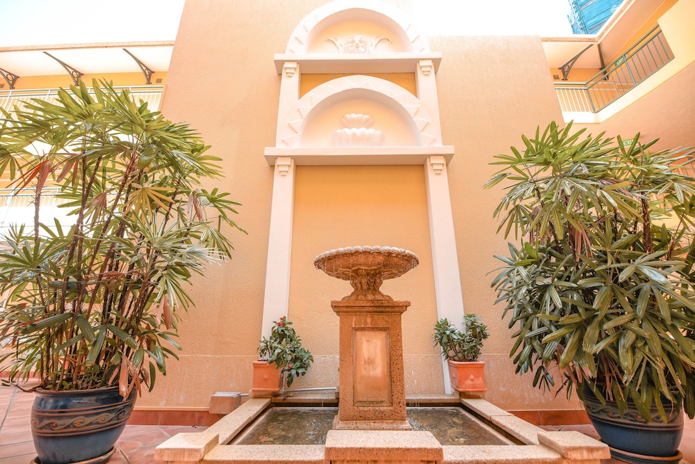 Il Palazzo Boutique Apartment Hotel 43/50